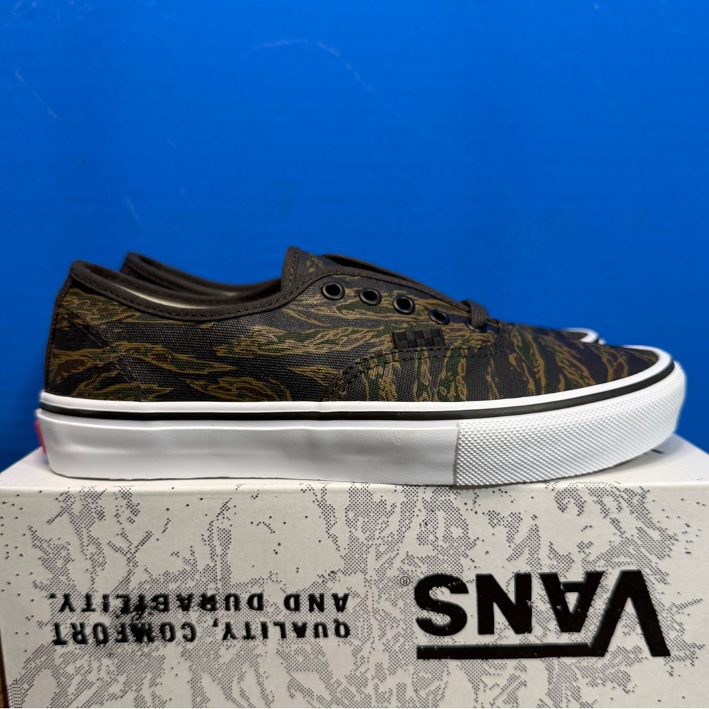 Vans authentic 
Tiger camo 
Brand new - Picture 5 of 6